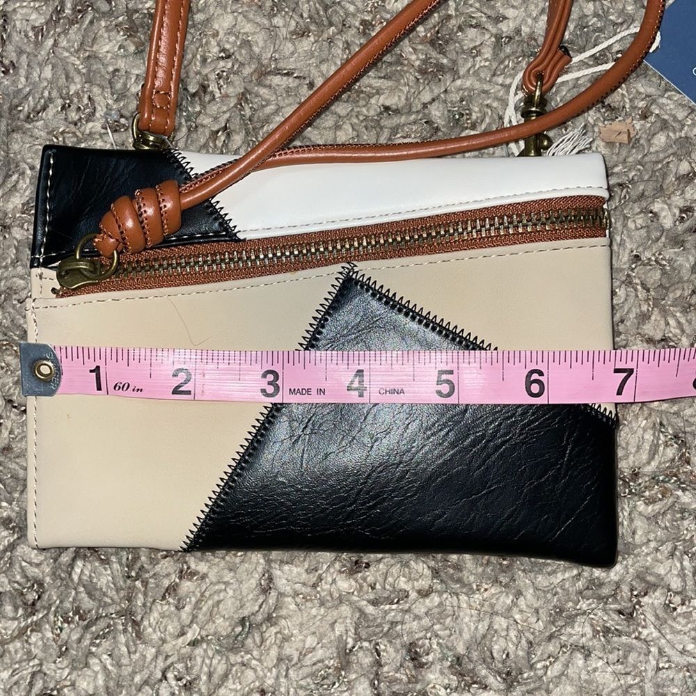 Universal Thread Crossbody Bag Bundle - Picture 8 of 10